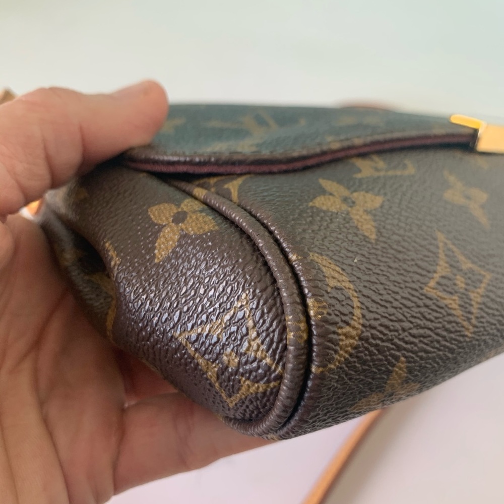 Louis Vuitton The Favorite MM - Monogram Crossbody with both straps - Picture 7 of 16